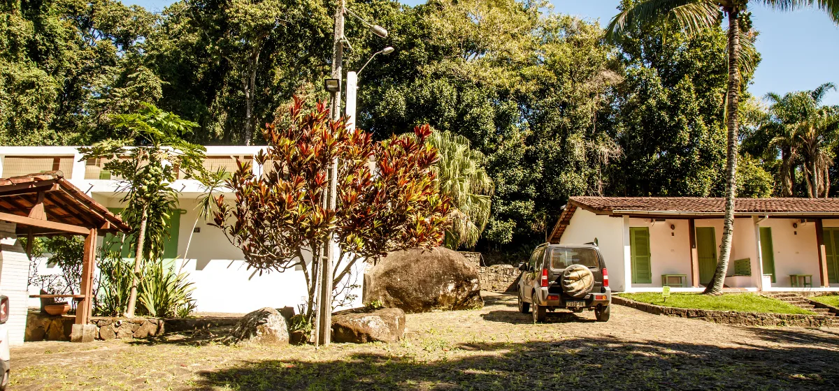 Estacionamento e acesso